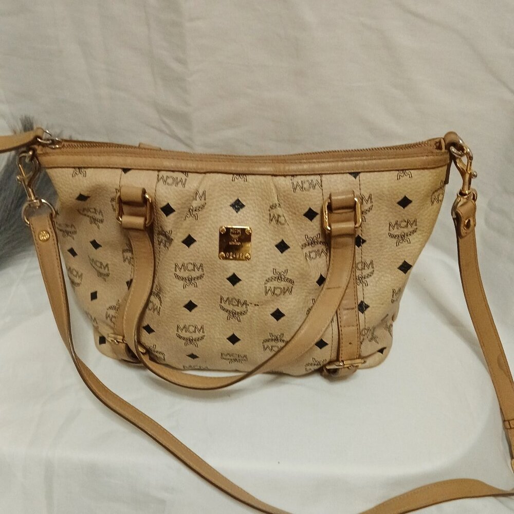 MGM Limited Edition Leather & Gold Purse – D5497